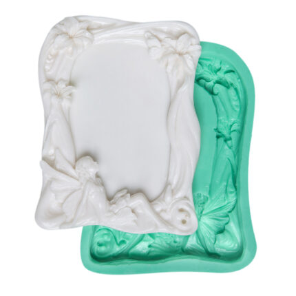 Peri kızı çerçeve kalıbı: Fantastik çiçekli ve kanatlı figürlü silikon çerçeve kalıbı.