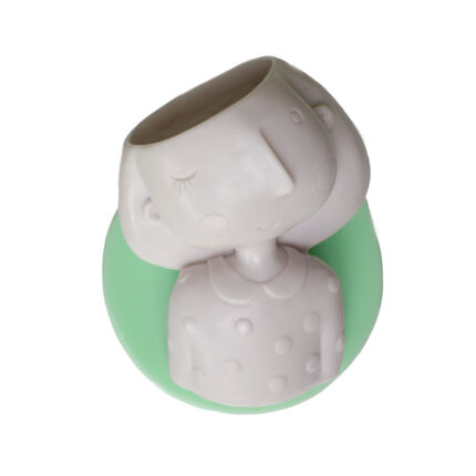 Puantiye elbiseli kız saksı silikon kalıbı ile yapılmış dekoratif saksı figürü.