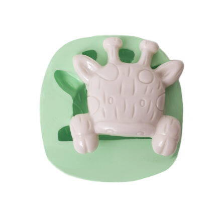 Sevimli zürafa kenar figürü silikon kalıbı, safari hayvanları koleksiyonu için ideal. Zürafa figürlü silikon kalıp.