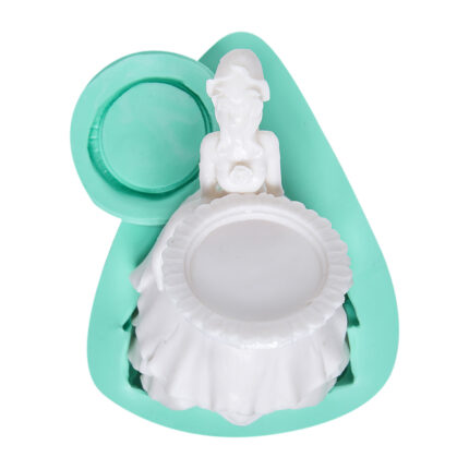 Süslü lokumcu kız silikon kalıbı: Türk kültürü figürü, sabun ve dekoratif obje yapımı için ideal.