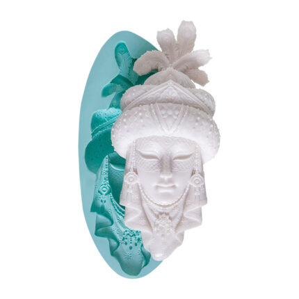 Tüylü şapkalı kadın maske silikon kalıbı: Karnaval temalı süs için ideal. Maske döküm kalıbı detayı.