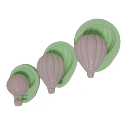 Üç boy hava balonu silikon kalıp seti: farklı boyutlarda pembe balonlar ve yeşil kalıplar.