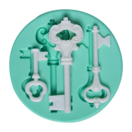 Üçlü anahtar silikon kalıbı: Nostaljik anahtar şeklinde dekoratif obje, sabun, takı, mum yapımı için ideal.