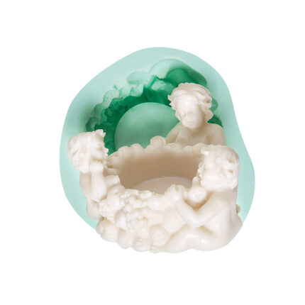 Üçlü melek tealight mumluk silikon kalıbı ile elde edilmiş melek temalı mumluk.