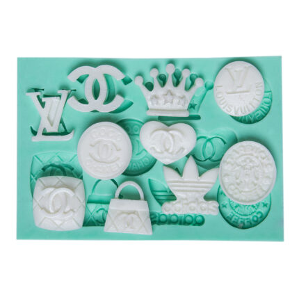 Ünlü marka amblemleri silikon kalıbı: Chanel, Louis Vuitton, Adidas, Versace ve taç motifleri.