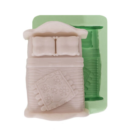 Üzeri battaniyeli yatak silikon kalıbı. Bebek evi mobilyası için 3D yatak figürü silikon kalıp.