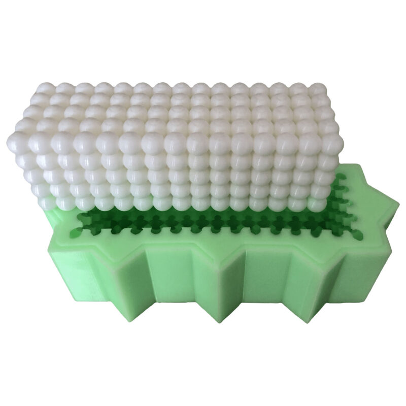 Uzun bubble mum silikon kalıp: Baloncuklu mum dökümü için yeşil silikon kalıp ve beyaz baloncuklu mum örneği.