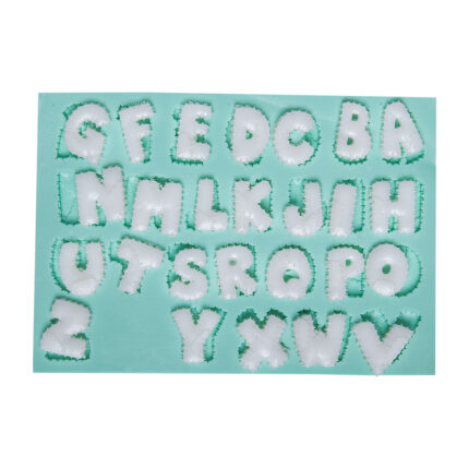Yamalı harfler silikon kalıbı: Çocuk odası süsü için 2,5x2x0,5cm boyutunda alfabe kalıbı.