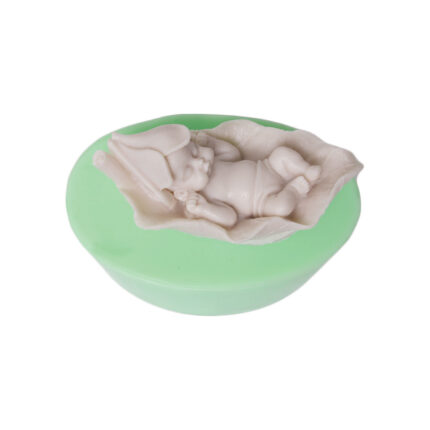 Yaprakta sırtüstü yatan bebek silikon kalıp. Bebek figürü için sabun veya alçı döküm kalıbı.