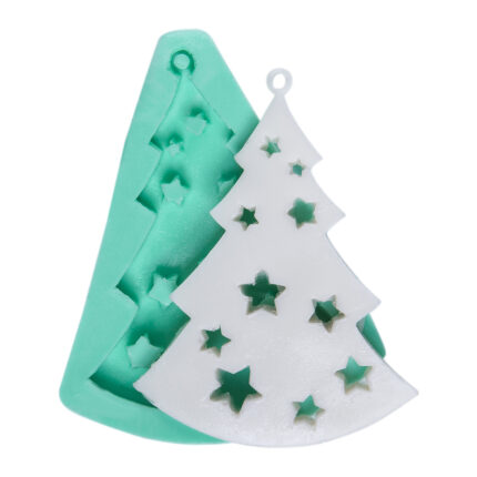 Yıldız oymalı çam ağacı silikon kalıbı ve kalıptan çıkmış yılbaşı süsü.