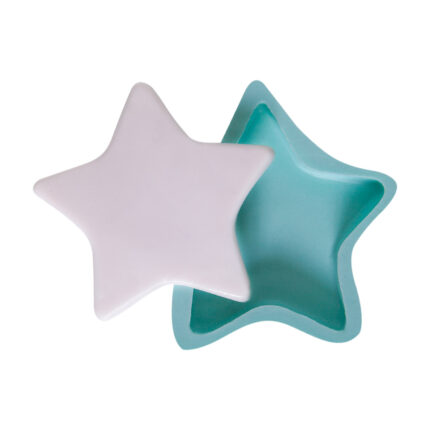 Yıldız tabanlık silikon kalıbı ve beyaz yıldız objesi. Dekoratif yıldız süs yapımı için ideal.