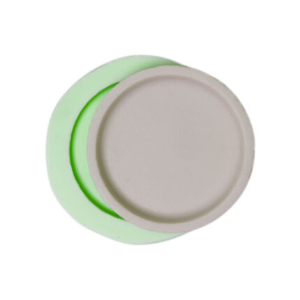 Yuvarlak bardak-mum altlığı silikon kalıp ve kalıptan çıkarılmış beton bardak altlığı. Dekoratif altlık için ideal.