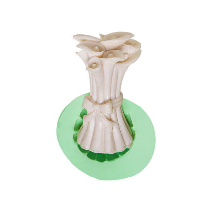 Zambak demeti silikon kalıbı ile yapılmış zambak buketi. Çiçek temalı sabun veya dekoratif obje yapımı için ideal.