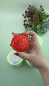 uc boyutlu gul mum silikon kalibi kullanim ornegi
